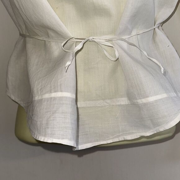 Antique handmade white cotton muslin‎ high neck long sleeve embroidered blouse - Picture 4 of 13